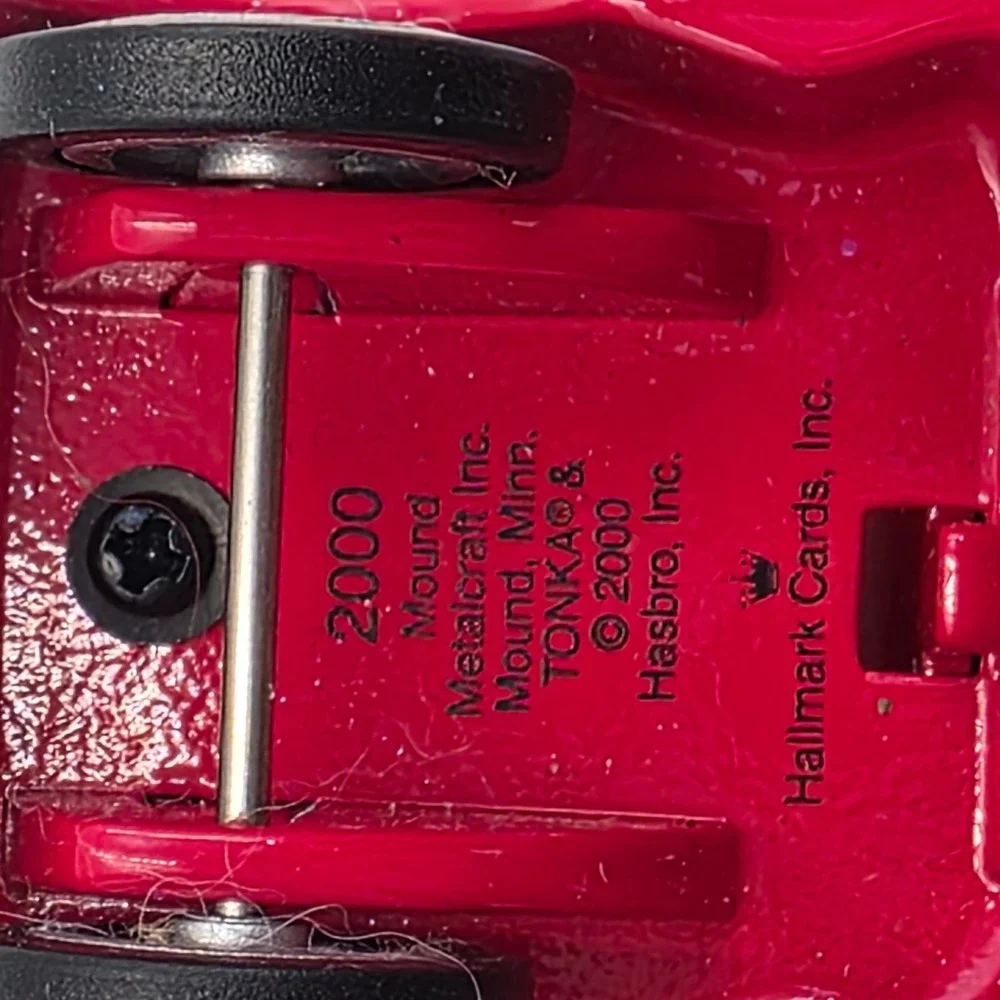 Hallmark Keepsake 2000 Tonka Dump Truck Ornament Diecast Metal Red Green 3.25in